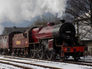 13065 runs over the level crossing at ramsbottom heading north, february 2018